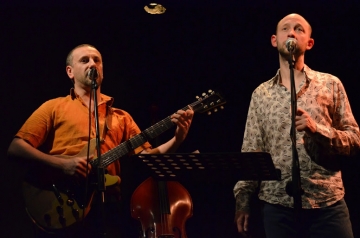 sortie du cd à la menuiserie avec Jeanne Garraud, Nicolas Bacchus, Fanch', Nicolas Jules, Yves Perrin, Amaryllis et Léonore, Noémie Lamour / crédit : Jan Feigenbaum